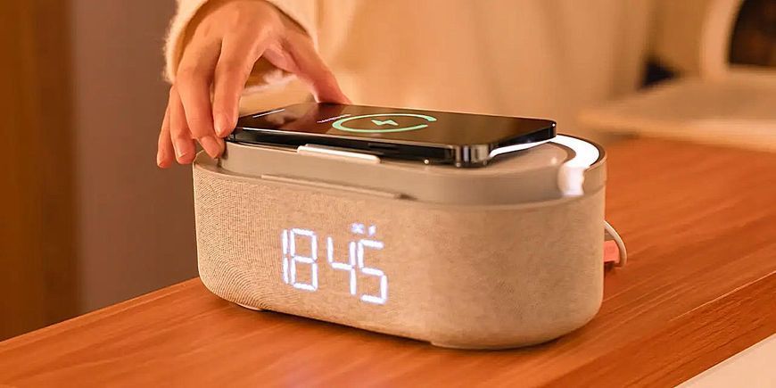 Радіоприймач колонка блютуз бездротова зарядка годинник стильний Manta Verona FM с Bluetooth боб101 фото
