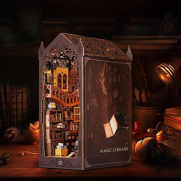 Book Nook DIY Magic Library &ndash; Румбокс &laquo;Волшебная библиотека&raquo; с подсветкой 25-168 фото