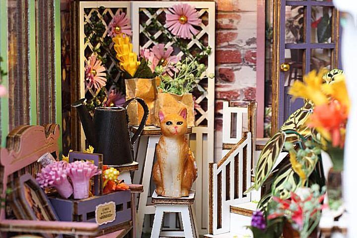 Book Nook DIY &laquo;Квітковий будинок&raquo; &ndash; румбокс з LED-підсвічуванням, 29&times;18.5&times;11 см, білий 25-167 фото