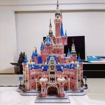 Великий 3D конструктор PANLOS 613003 &laquo;Рожевий замок мрії&raquo; &mdash; 9963 деталі, 51 см, модульний замок Creator Expert великийзамоу фото
