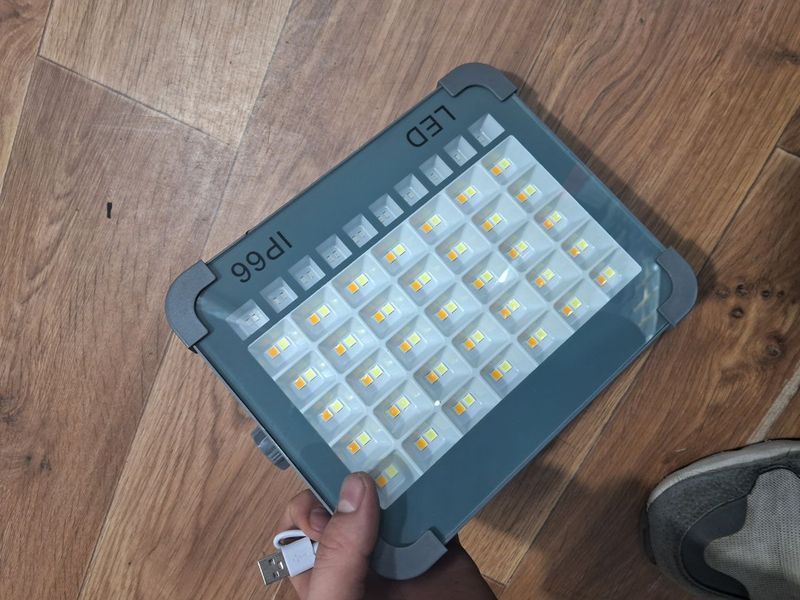 Потужний ліхтар - прожектор із сонячною панеллю та функцією Power bank Solar LED light 12000 mAH 4407003 фото