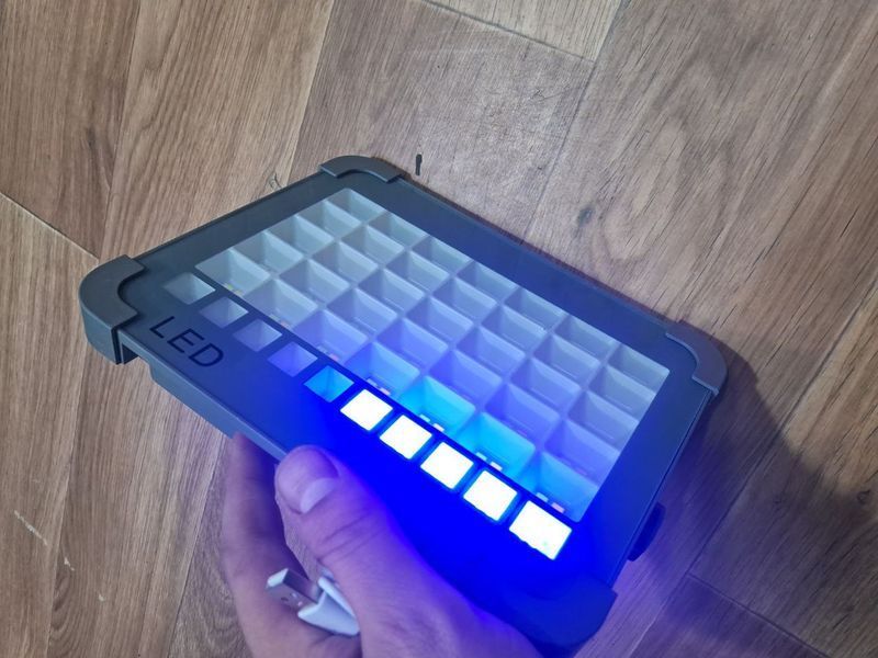 Потужний ліхтар - прожектор із сонячною панеллю та функцією Power bank Solar LED light 12000 mAH 4407003 фото