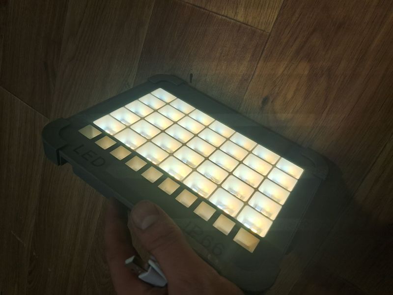 Потужний ліхтар - прожектор із сонячною панеллю та функцією Power bank Solar LED light 12000 mAH 4407003 фото
