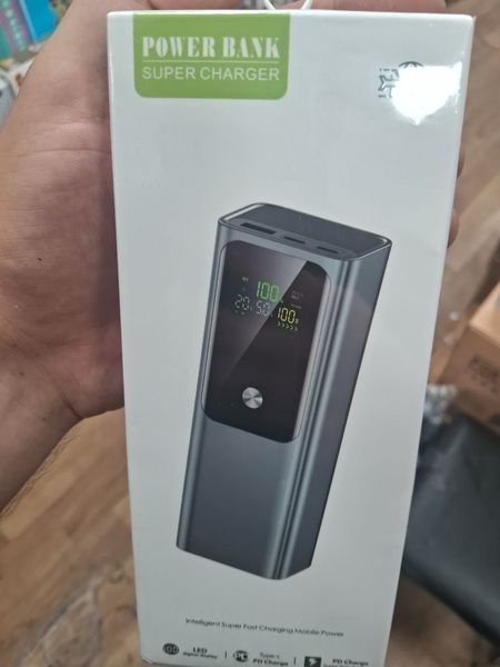 Powerbank 20000 mAh 100W с быстрой зарядкой для ноутбука и смартфона Type-C, USB, LED-дисплей луна20100в фото