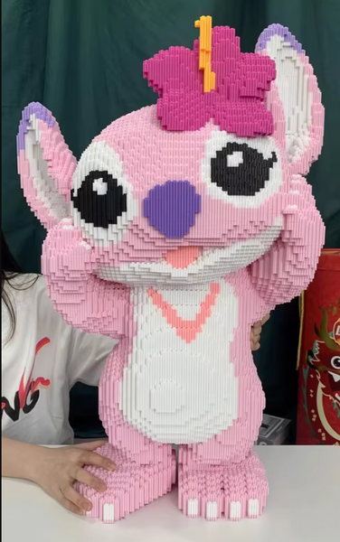 Конструктор Magic Blocks Stitch Angel з квіткою &ndash; 65 см, ~9000 деталей, інтер'єрна фігура Стича Angel с цветком 65 см фото